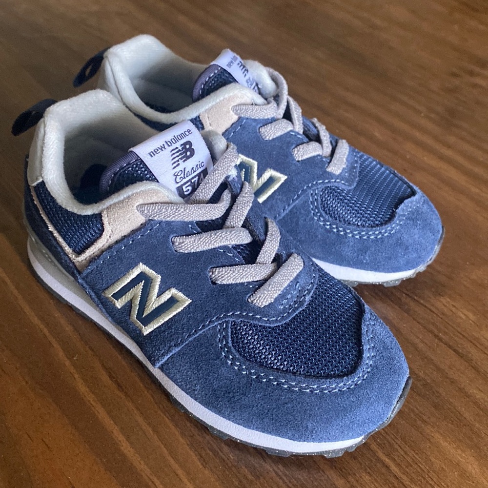 New balance sneakers todder size 7.5
